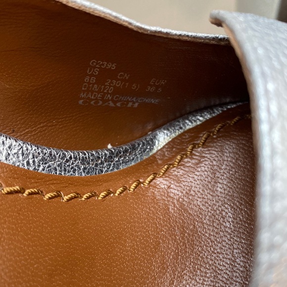 Coach metallic silver block heeled loafer. Size 6 - Picture 4 of 11